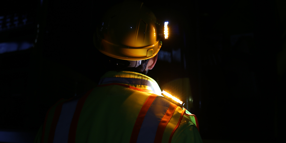 Top-5 High-Visibility Gear Essentials for Nighttime Construction Safety